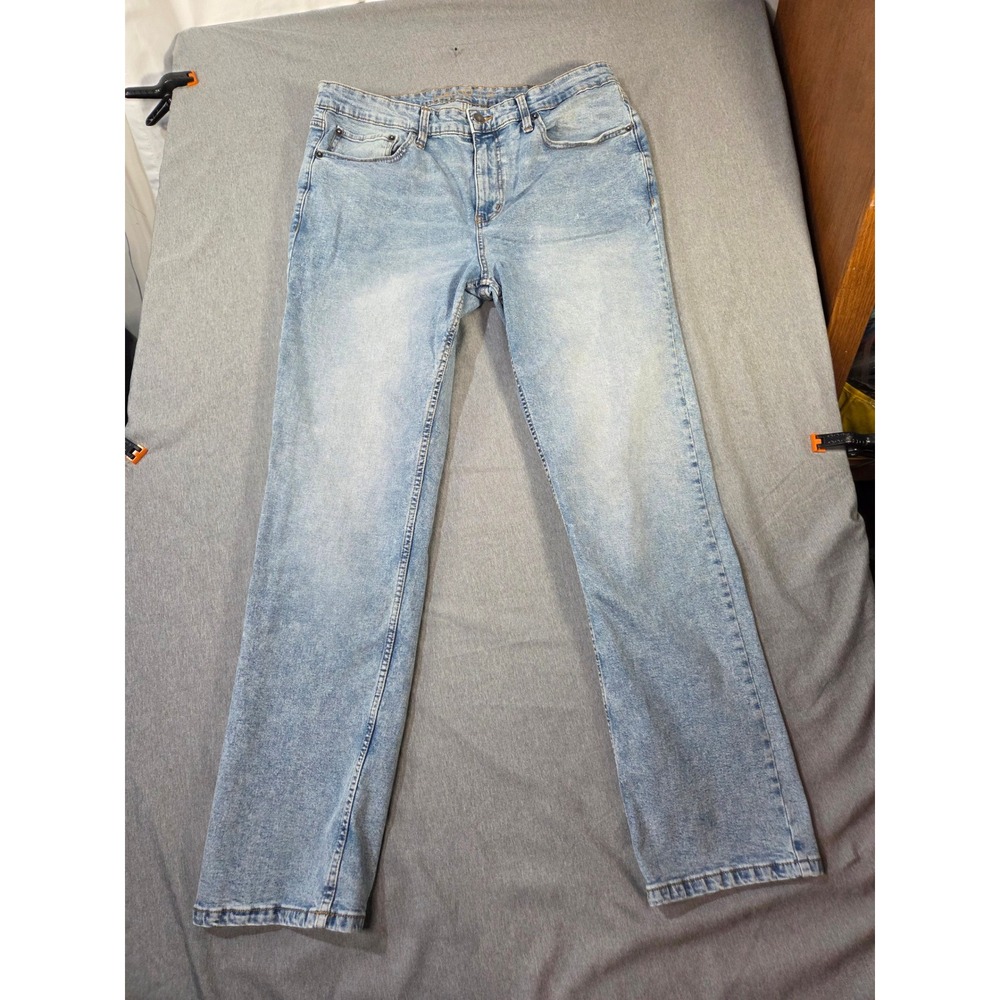 Valor Collective Mens Light Wash Straight Leg Denim Jeans Blue Size 36